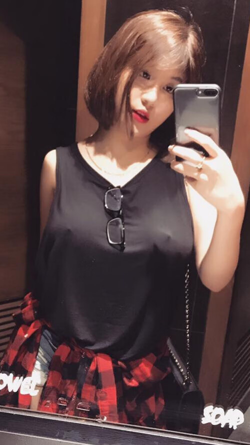 UFC中国女将再下一城，完成跻身世界前十目标，中国ufc女子选手名单